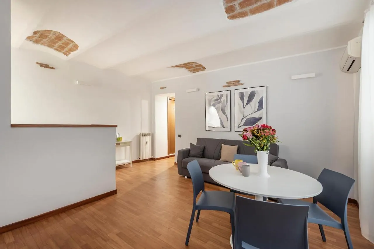White Rooms Colosseo Rome Bed & Breakfast