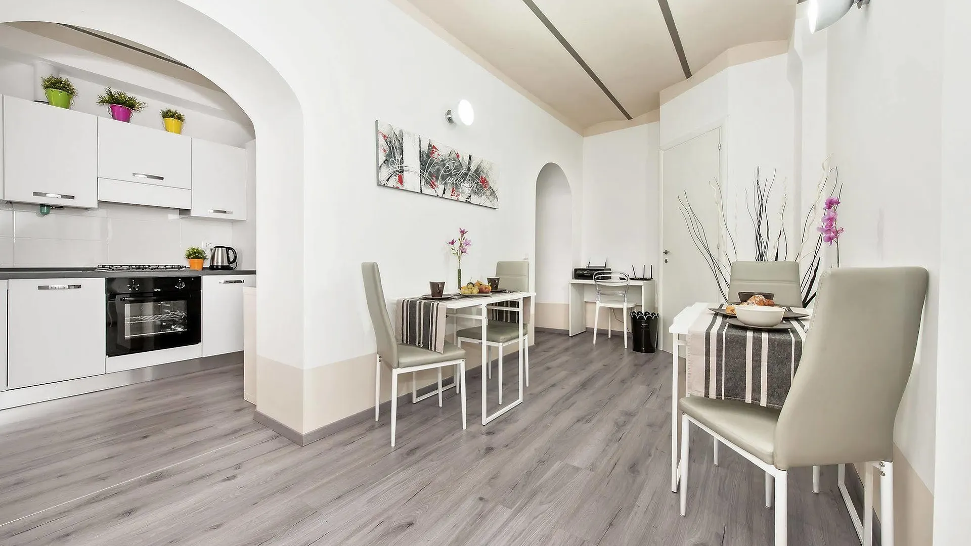 White Rooms Colosseo Rome Bed & Breakfast